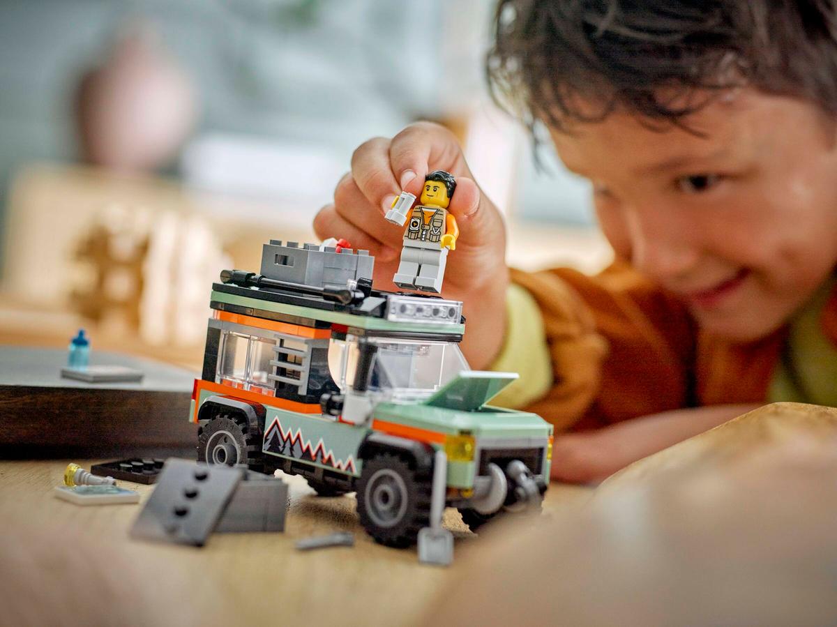 LEGO® 60447 City - Górska ciężarówka terenowa 4x4