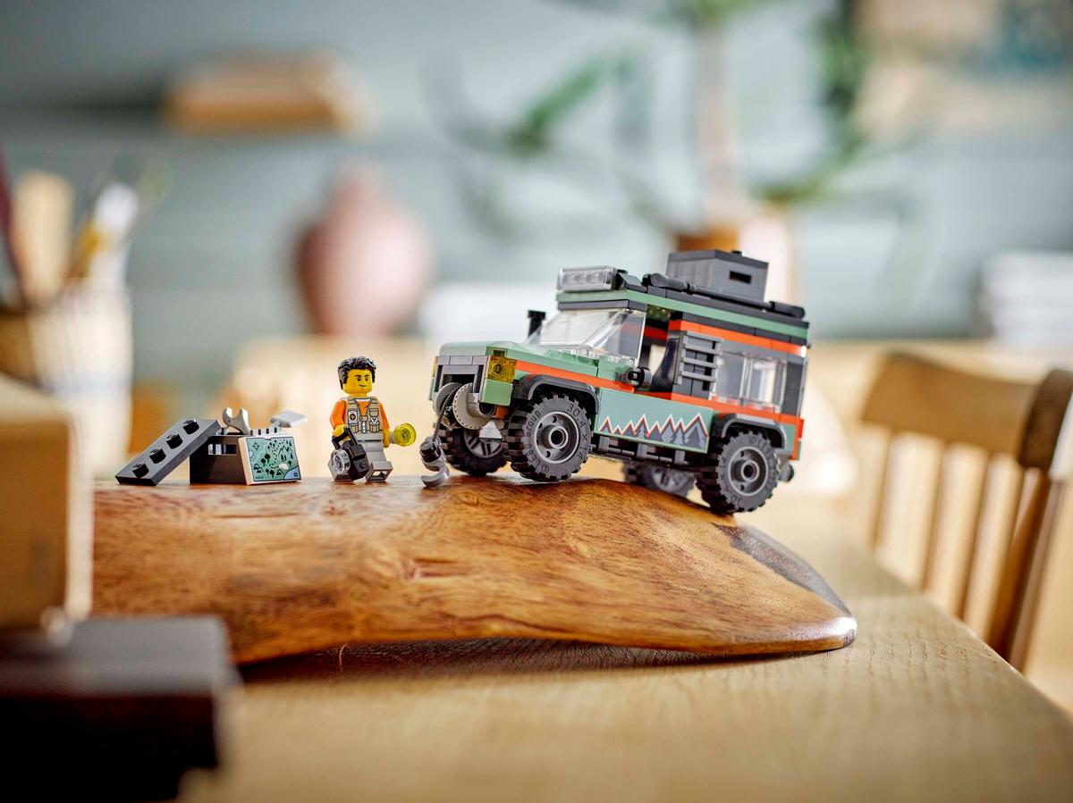 LEGO® 60447 City - Górska ciężarówka terenowa 4x4