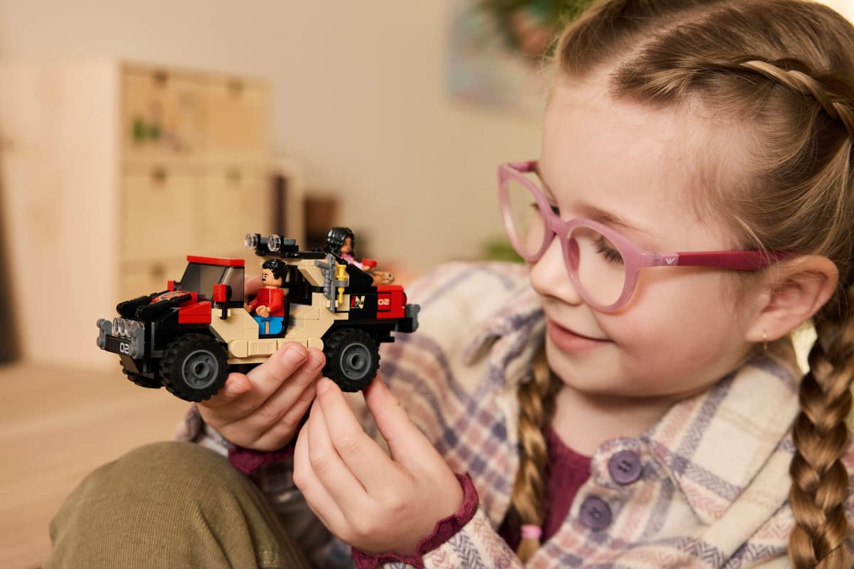 LEGO® 76972 Jurassic World - Ucieczka terenówką przed raptorem