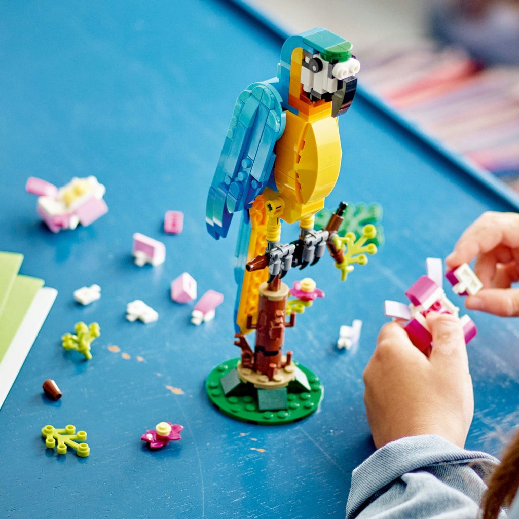 LEGO Creator, Egzotyczna papuga, 31136